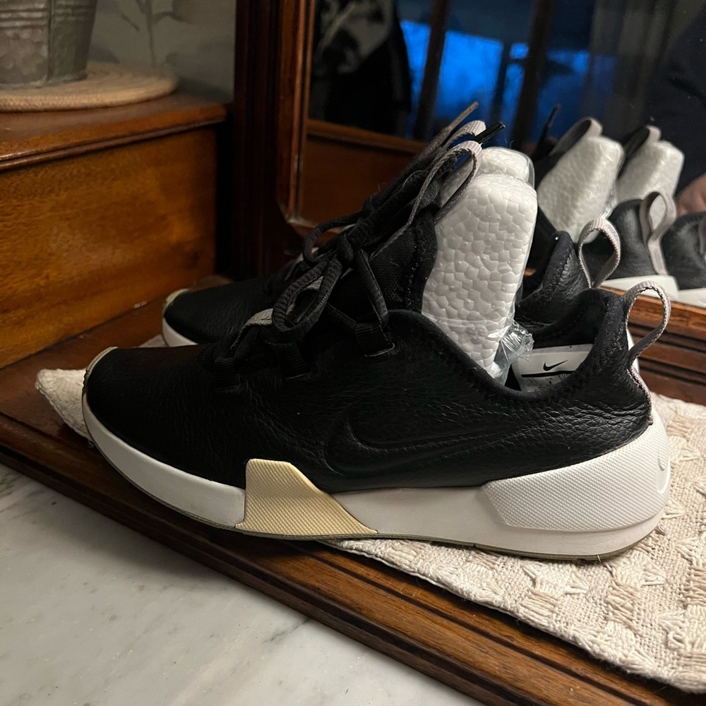 NIKE Classic Ashin‎ Modern Low Top Leather Sneakers Black White Women's Size 6.5 - Picture 3 of 6